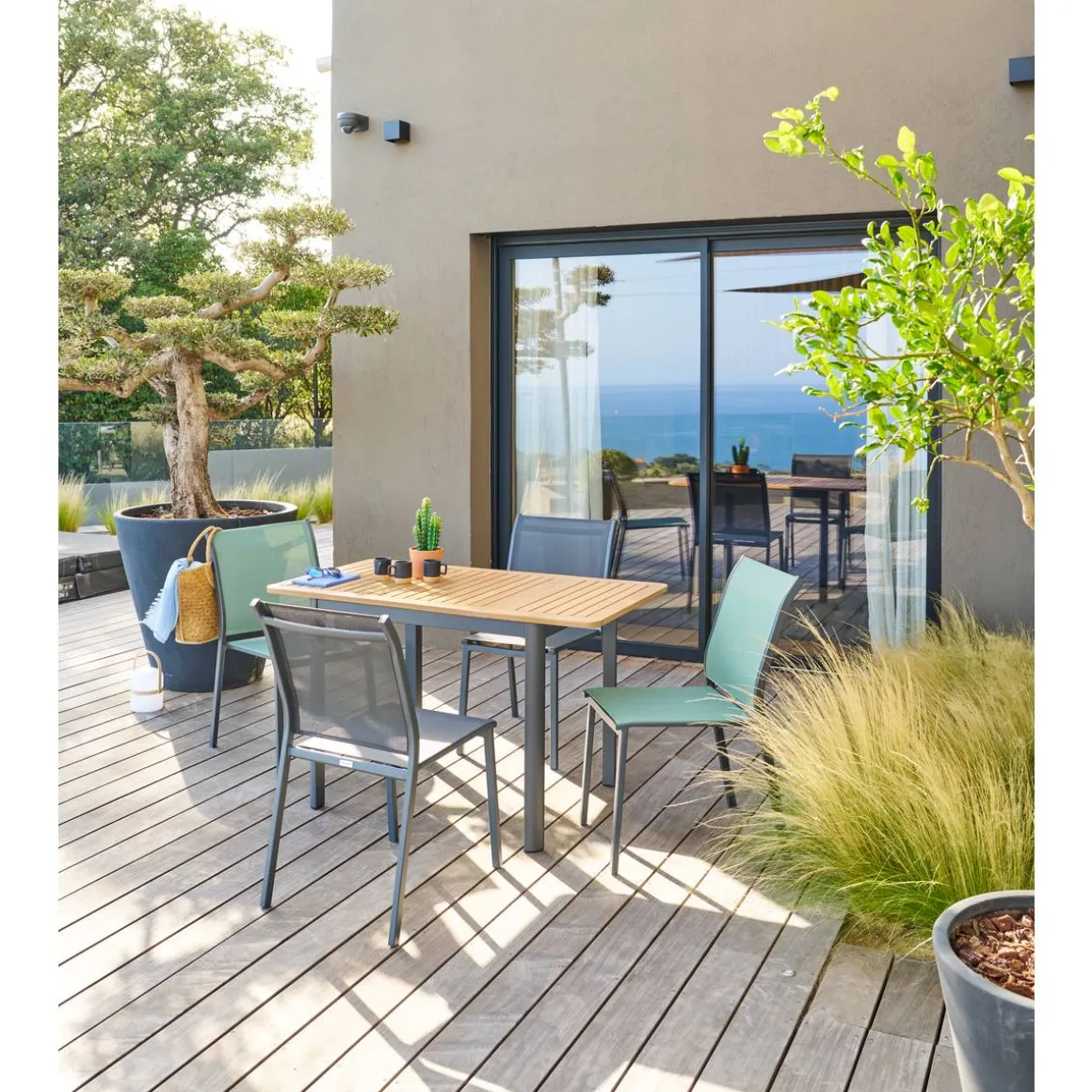 Chaise de jardin empilable ESSENTIA Anthracite & Graphite