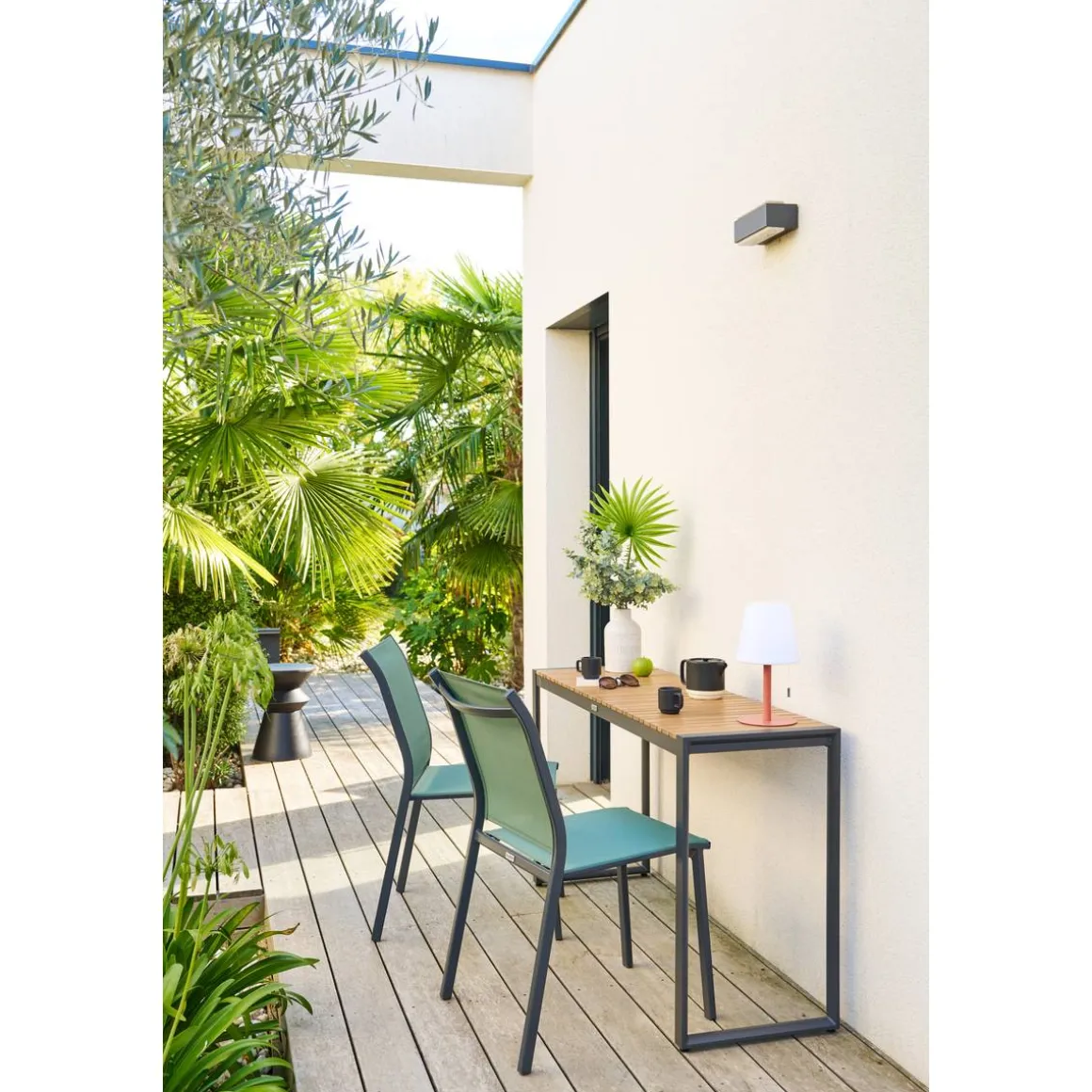 Chaise de jardin empilable ESSENTIA Vert olive & Graphite