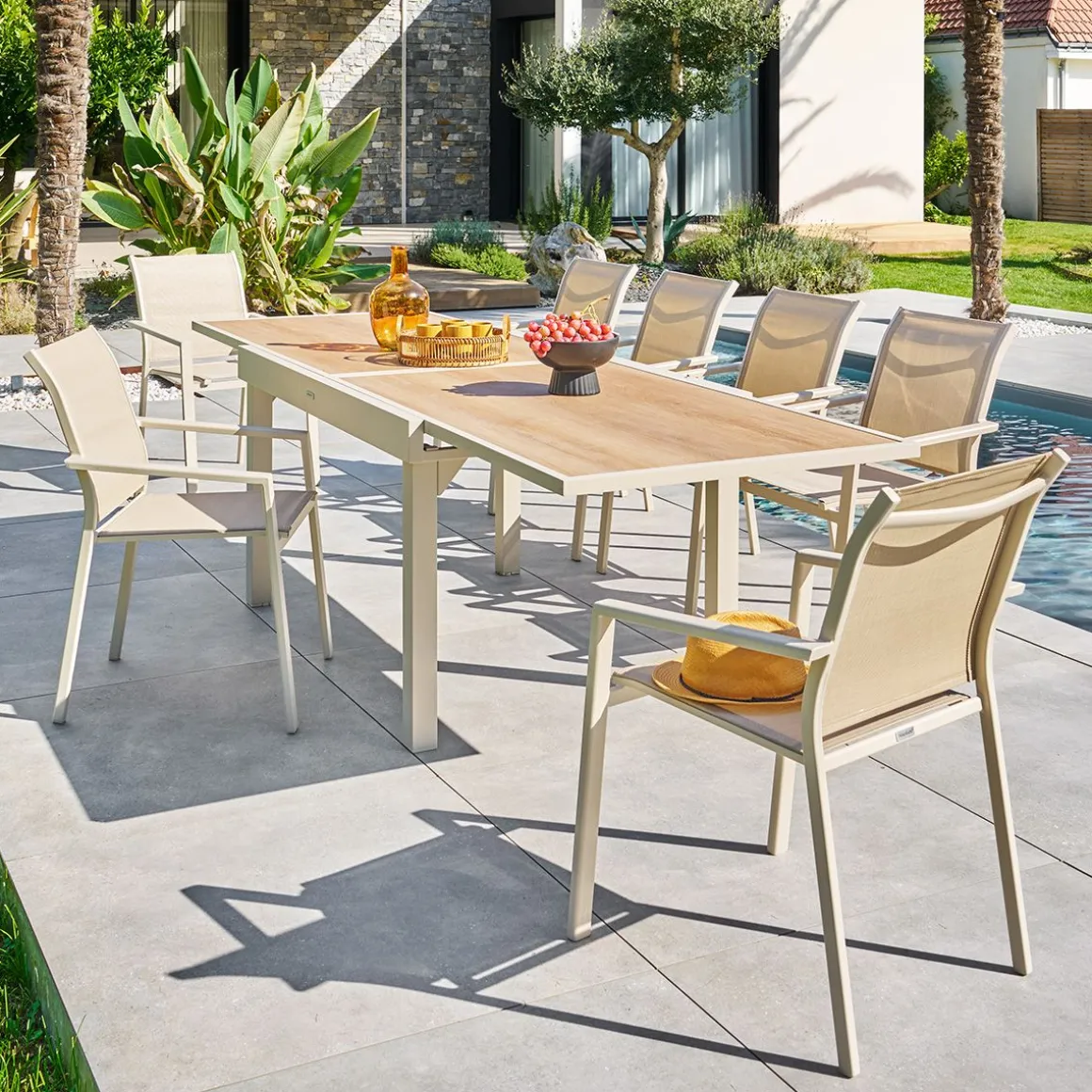 Ensemble table de jardin extensible PIAZZA + 12 fauteuils ESSENTIA Épeautre & Argile