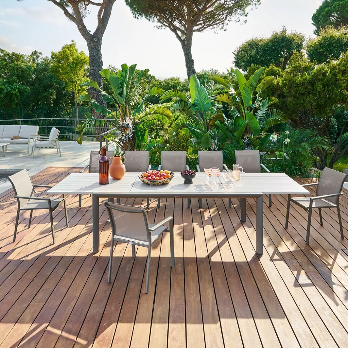 Ensemble table de jardin extensible LUZANE + 12 fauteuils ESSENTIA Argile & Café