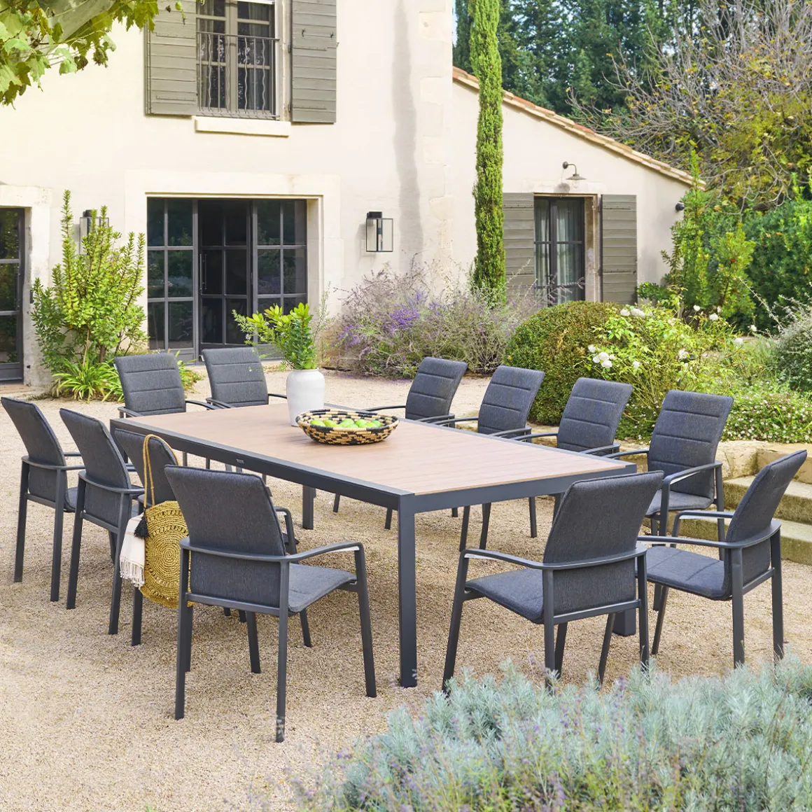 Ensemble table de jardin ÉVASION + 12 fauteuils DIESE Graphite
