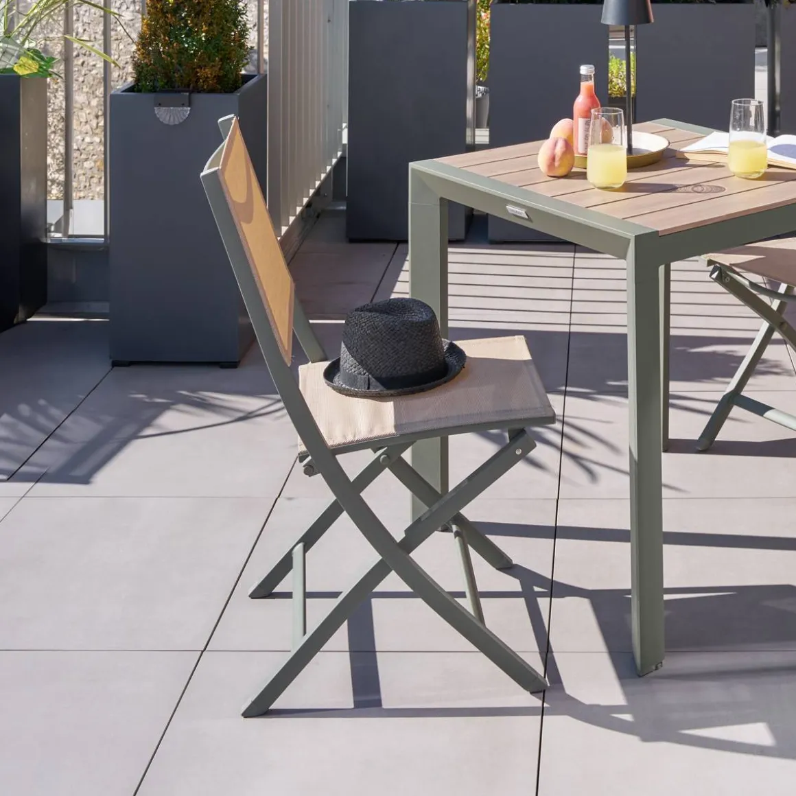 Lot de 4 chaises de jardin pliantes ESSENTIA Lin & Vert laurier
