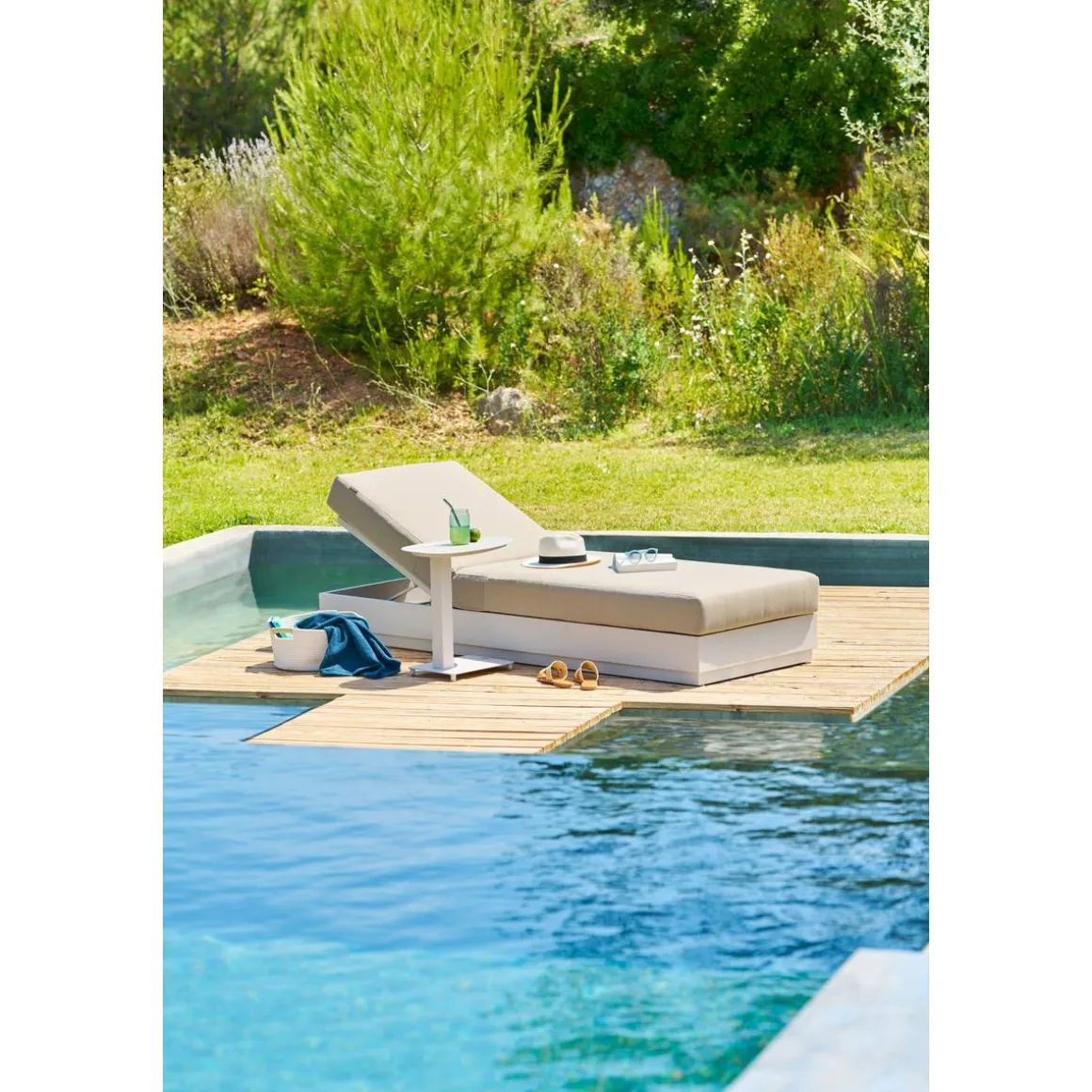Table d'appoint de jardin ovale VENUZIA Avoine