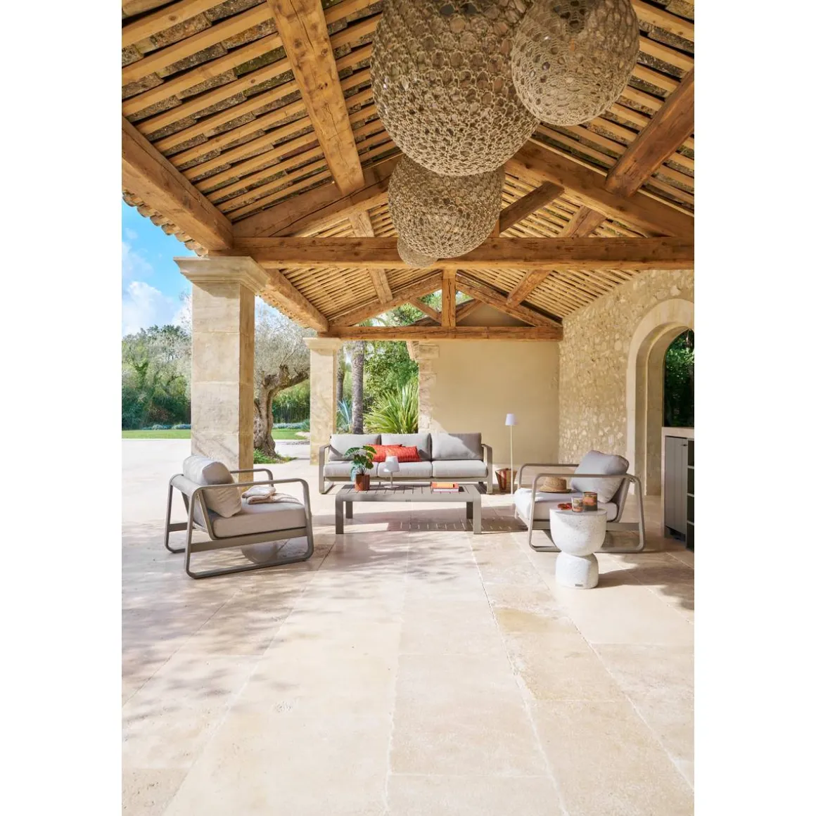 Table d'appoint de jardin ronde TIMANDRA Gris