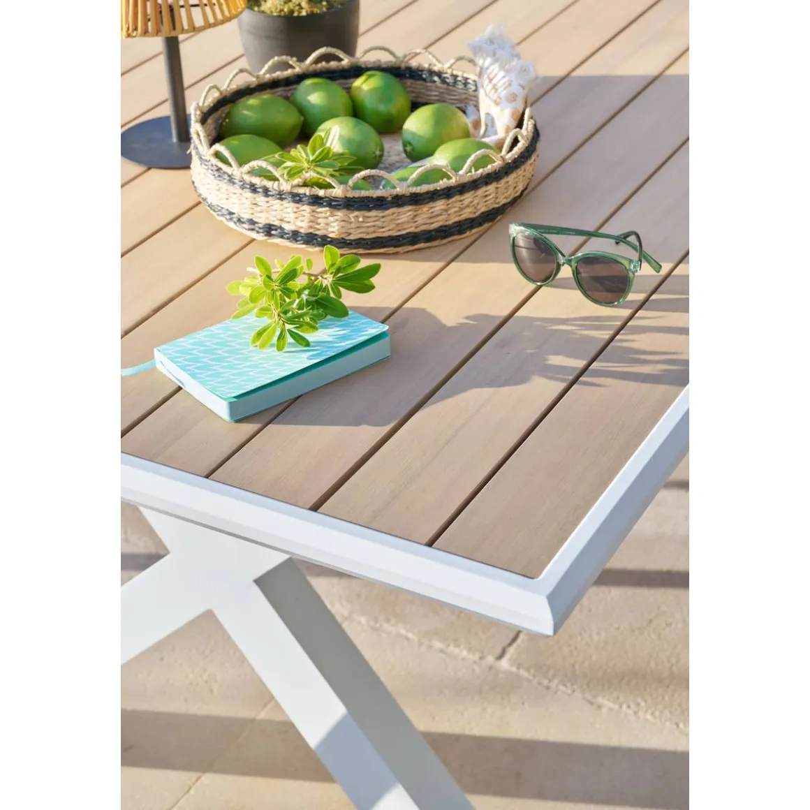 Table de jardin AXIOME Eucalyptus & Blanc