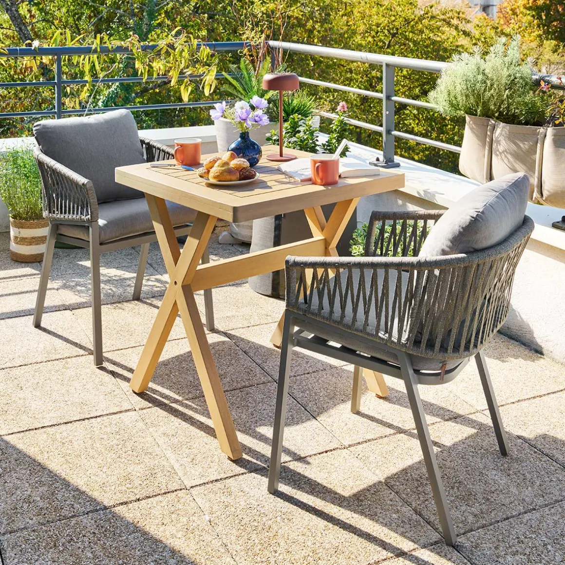 Table de jardin carrée XENIA Eucalyptus