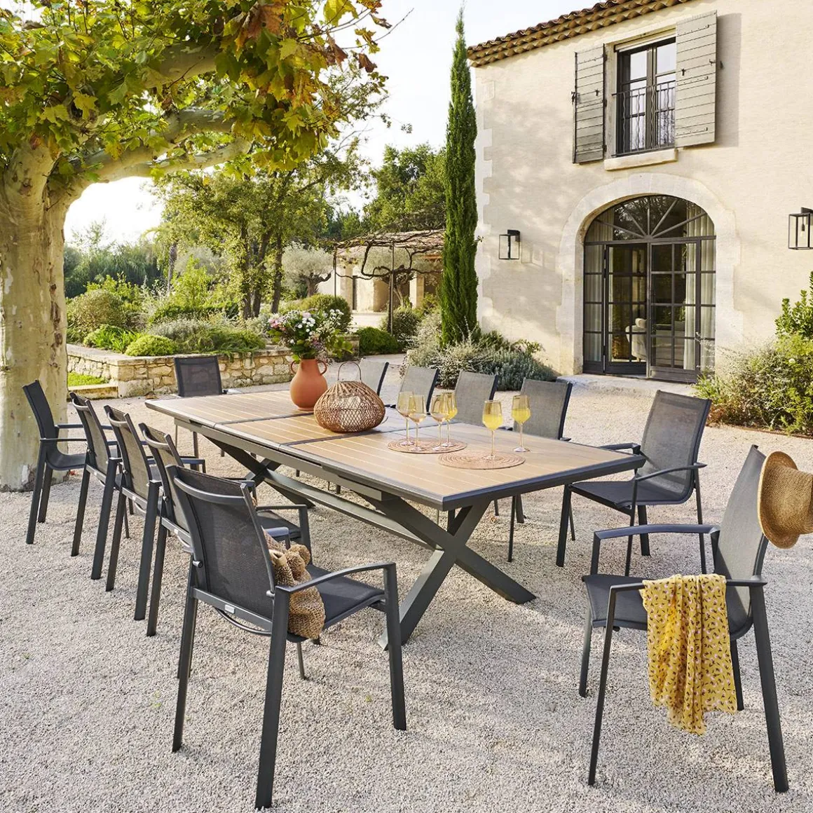 Table de jardin extensible AXIOME Effet bois Noix & Graphite