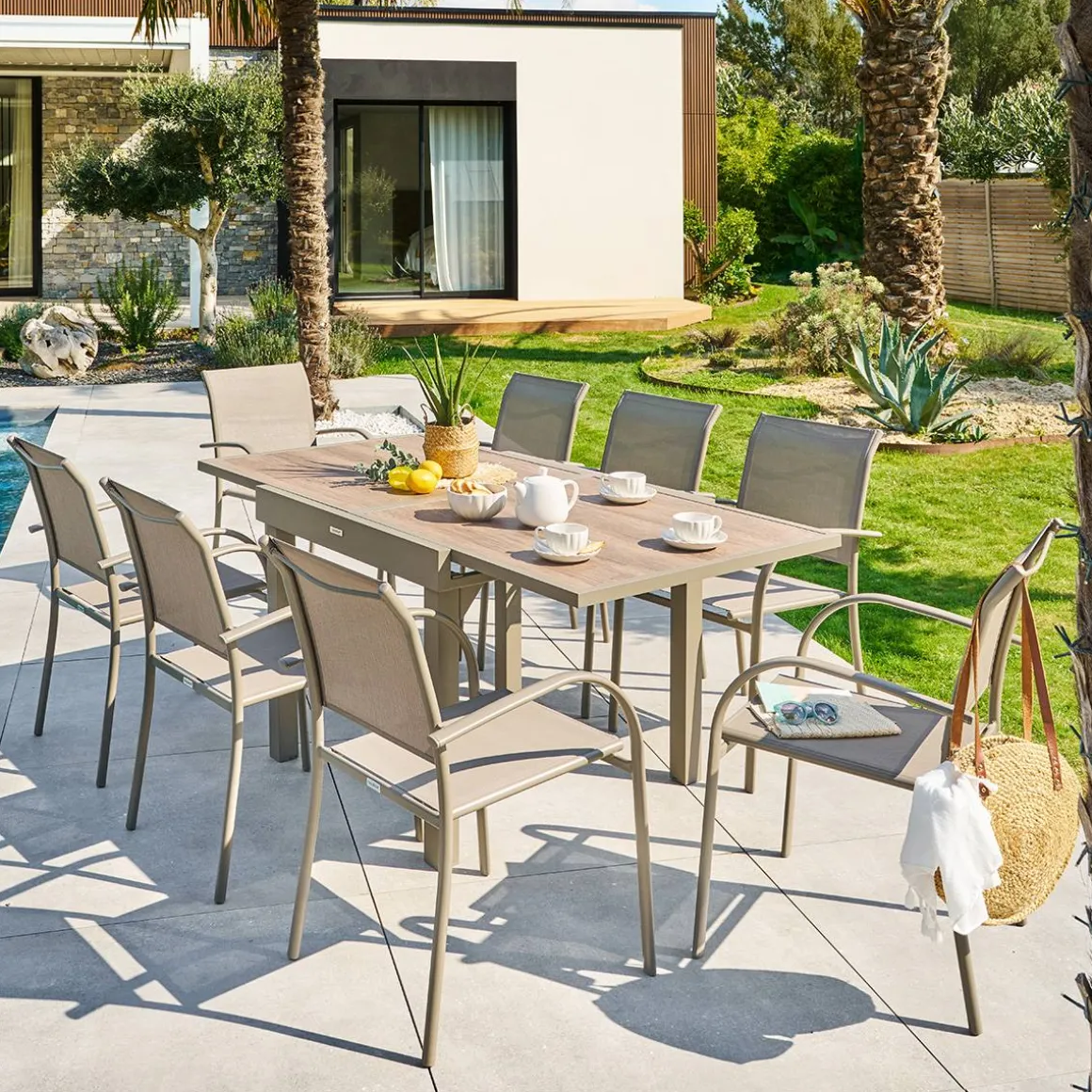 Table de jardin extensible carréee PIAZZA Truffe / Café
