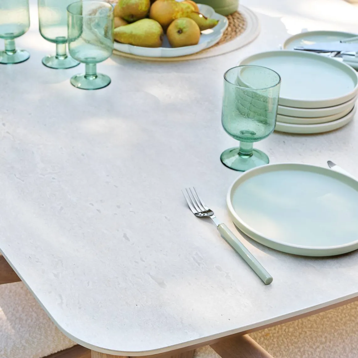 Table de jardin rectangulaire NELORA Beige ficelle / Honey