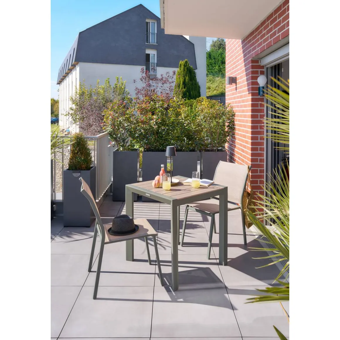 Table de jardin ÉVASION Effet bois Lin & Vert laurier